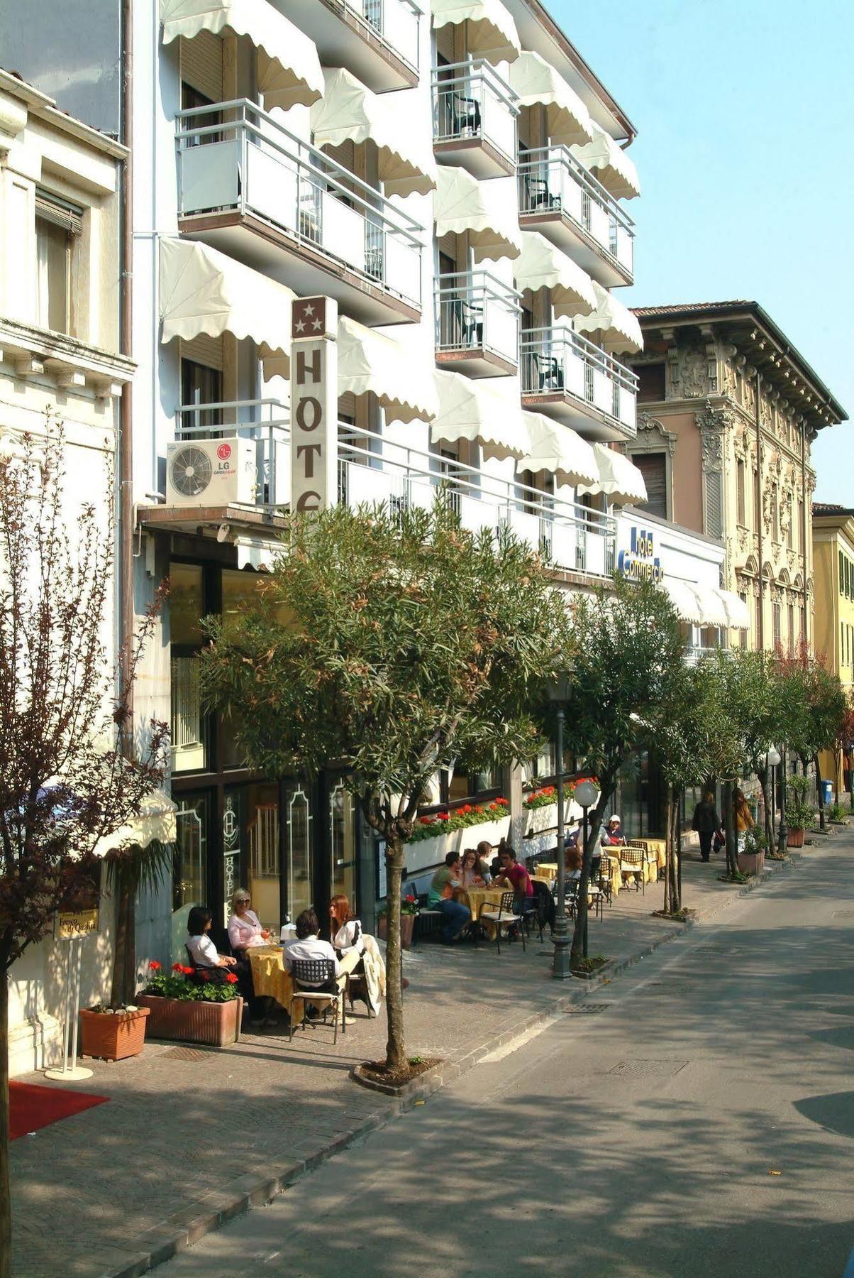 Hotel Ristorante Commercio Saló Exterior foto
